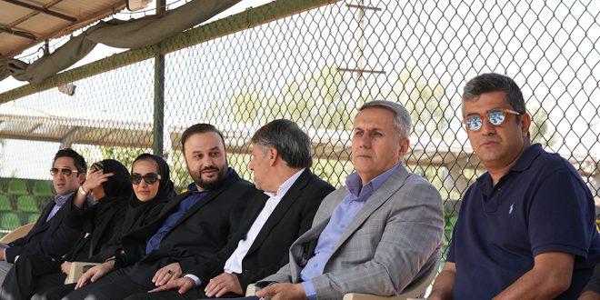 بازدید رئیس فدراسیون تنیس از روند برگزاری رقابت‌های تورجهانی تنیس جوانان در اصفهان